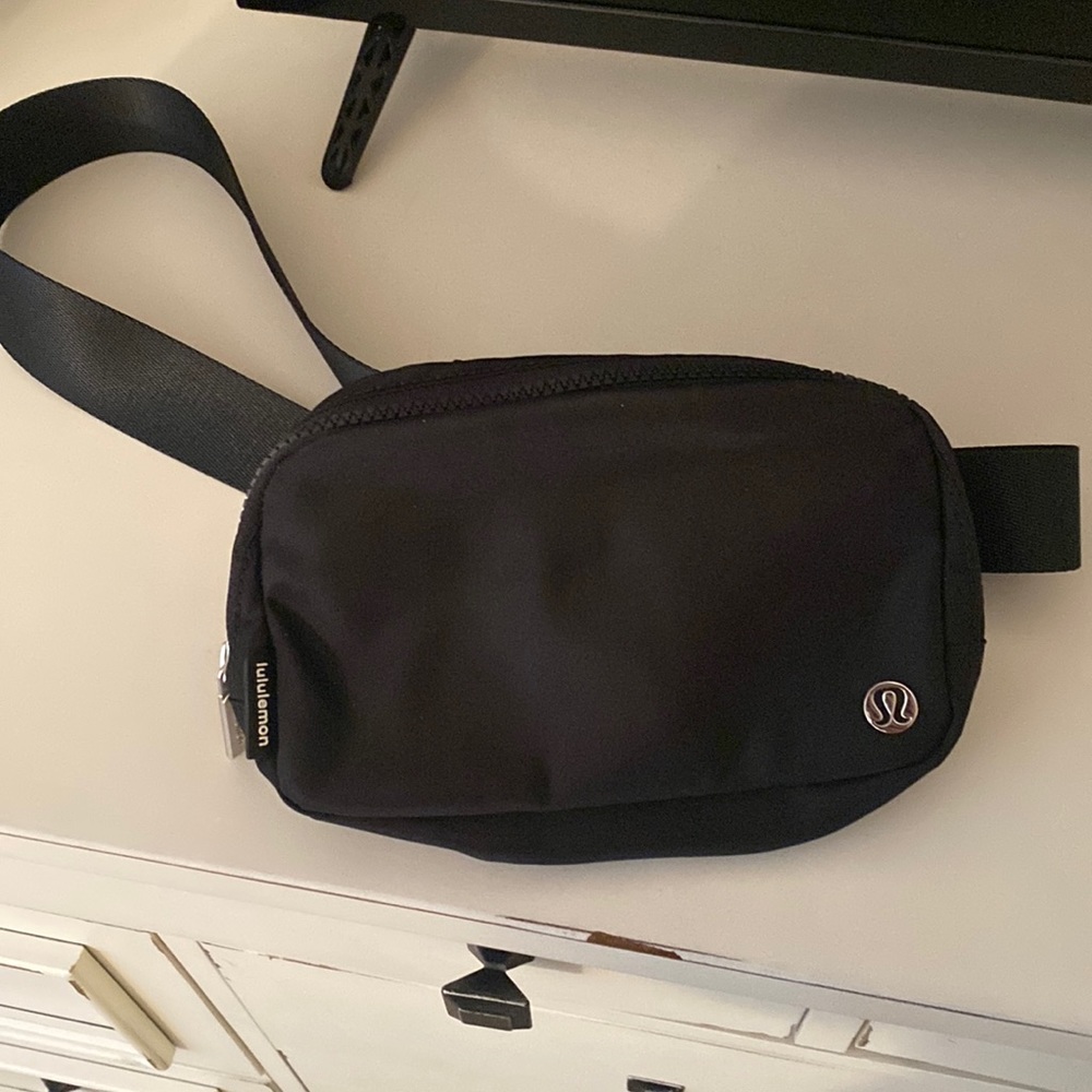 Lululemon Everywhere Belt Bag Extended Strap